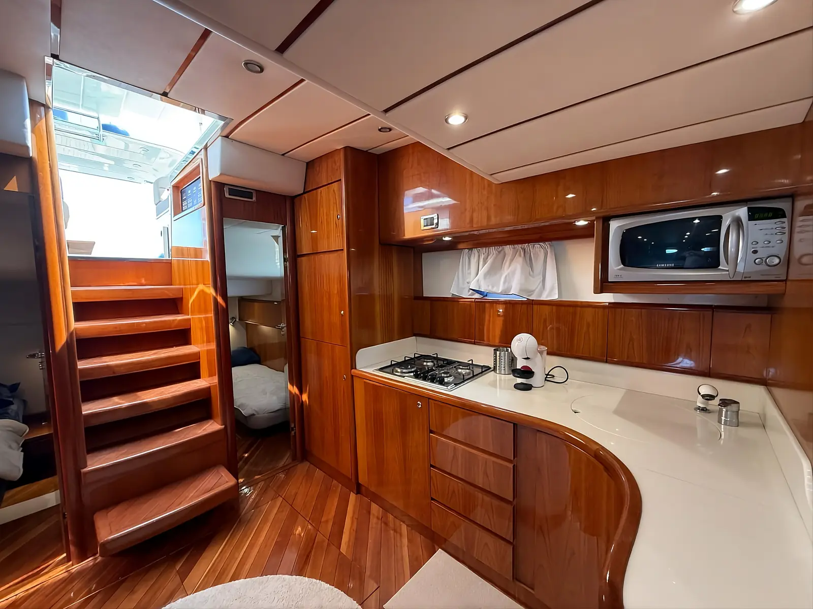 Terry Blue, Interior image