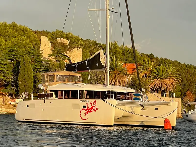 Gecko, Lagoon 450 Sport