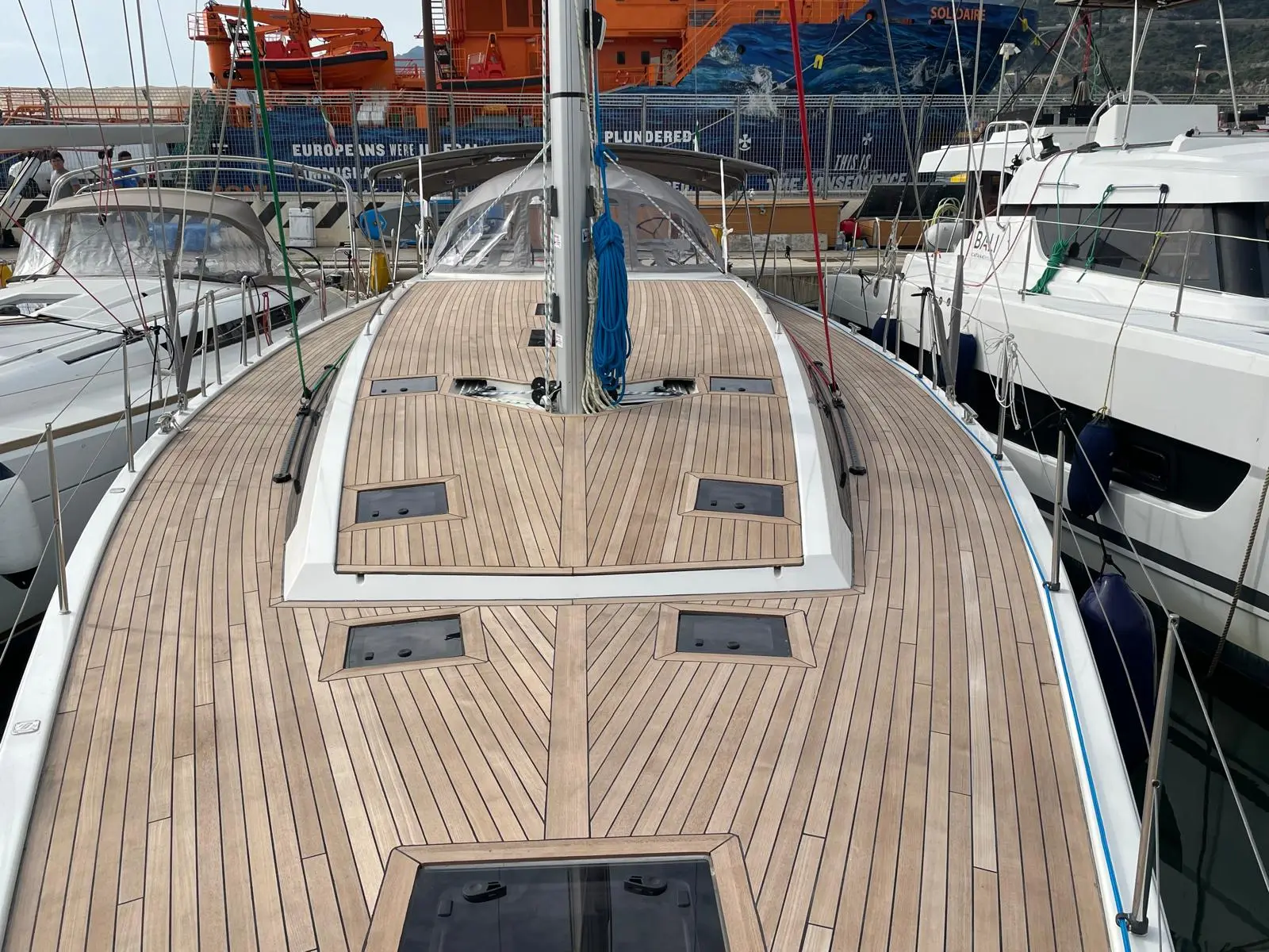 Six on the Sea, Foto 9
