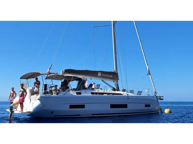 Dori, Dufour 470