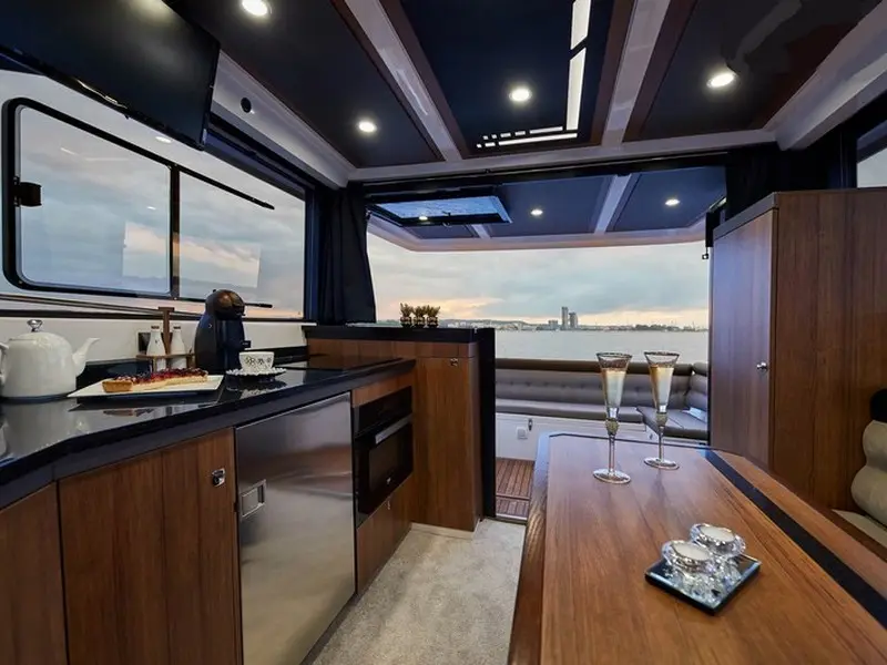 MAYA BAY 3, Interior image