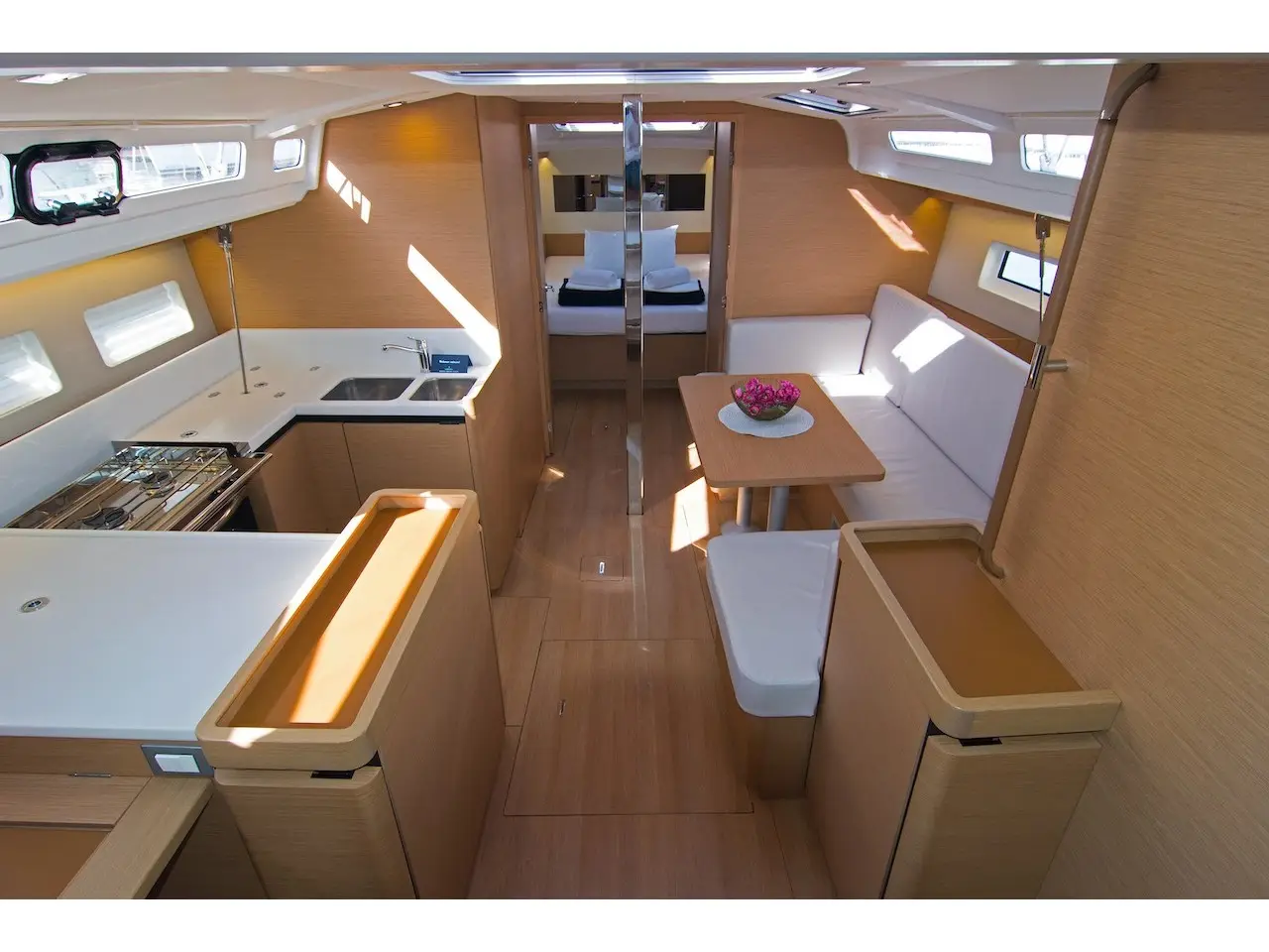 Carlyle, Interior image