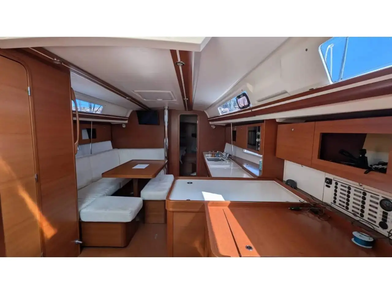 Tarann, Interior image