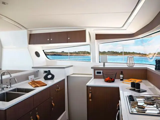Blue Navy, Interior image