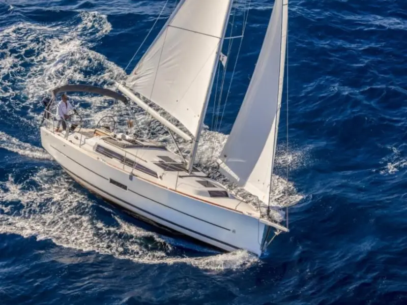 Alqamar, Dufour 360 Grand Large