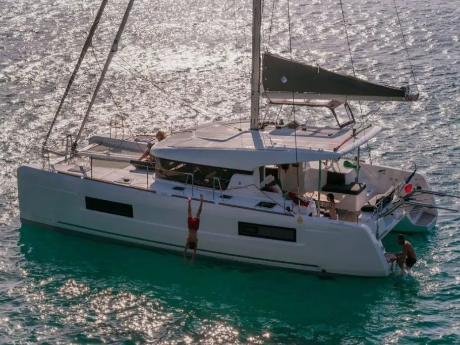 Mary Grace, Lagoon 40