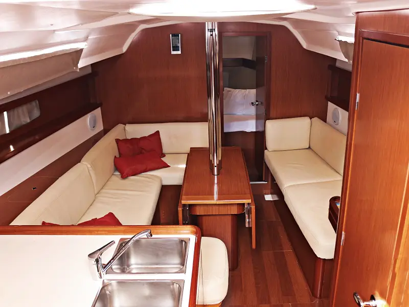 BEBA, Interior image