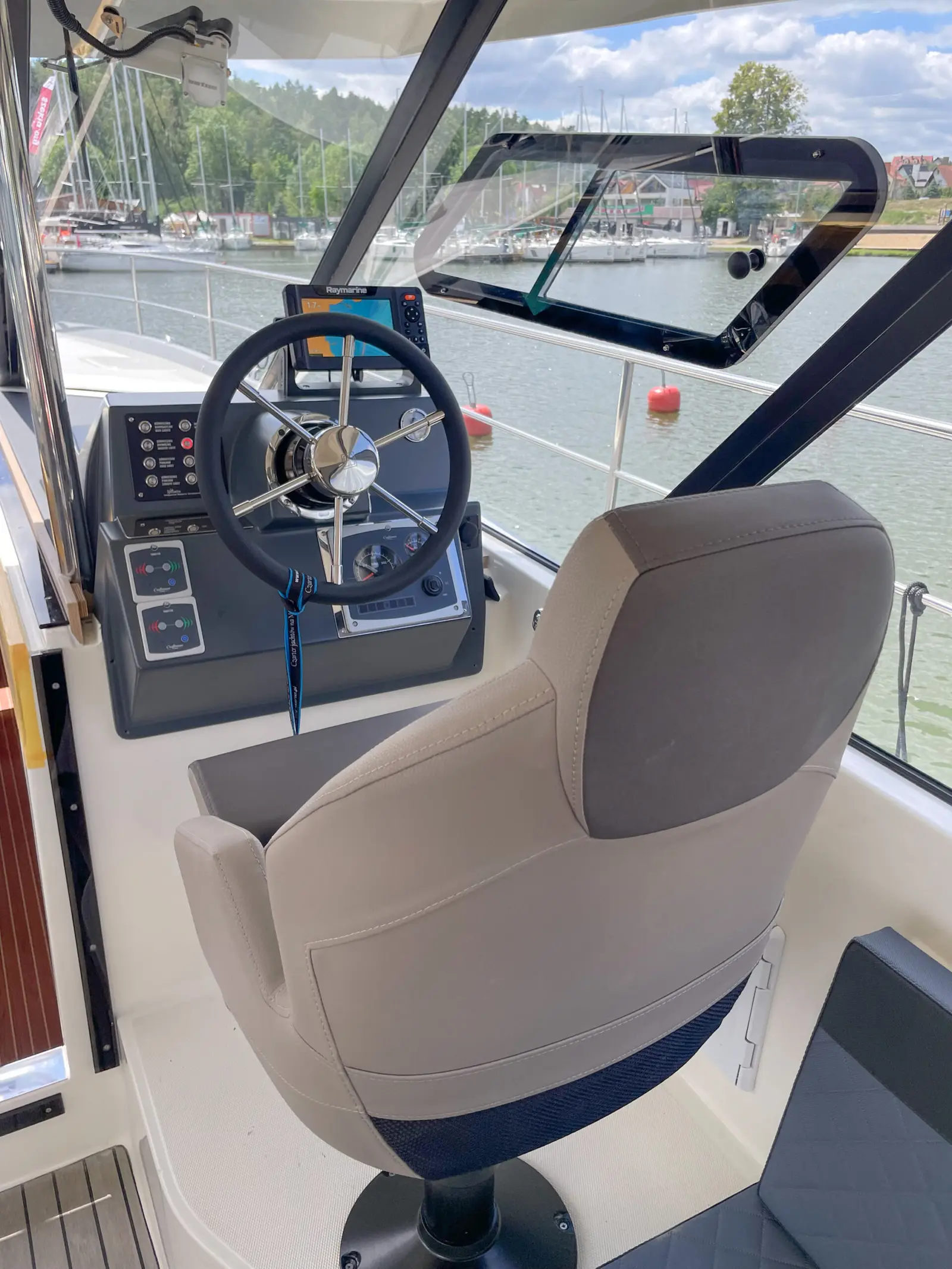 Nautika 1300 Royal, Foto 14