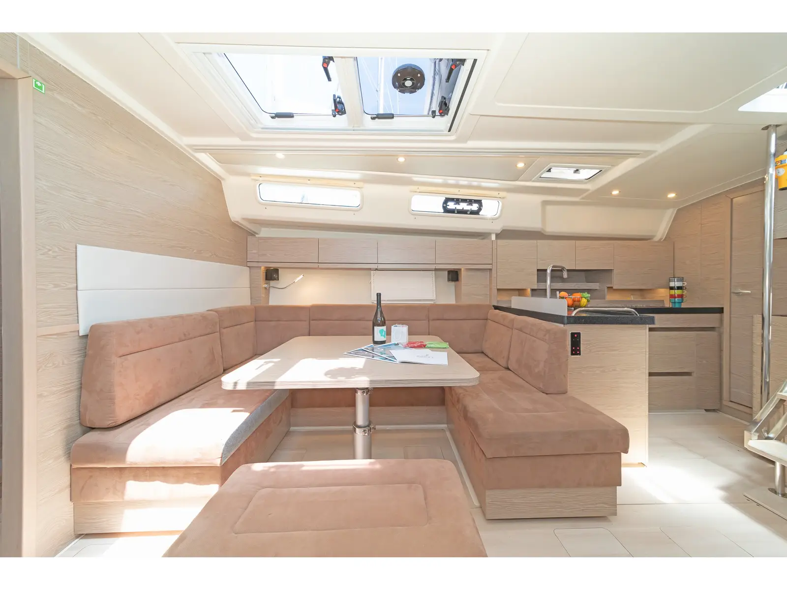 Triton, Interior image