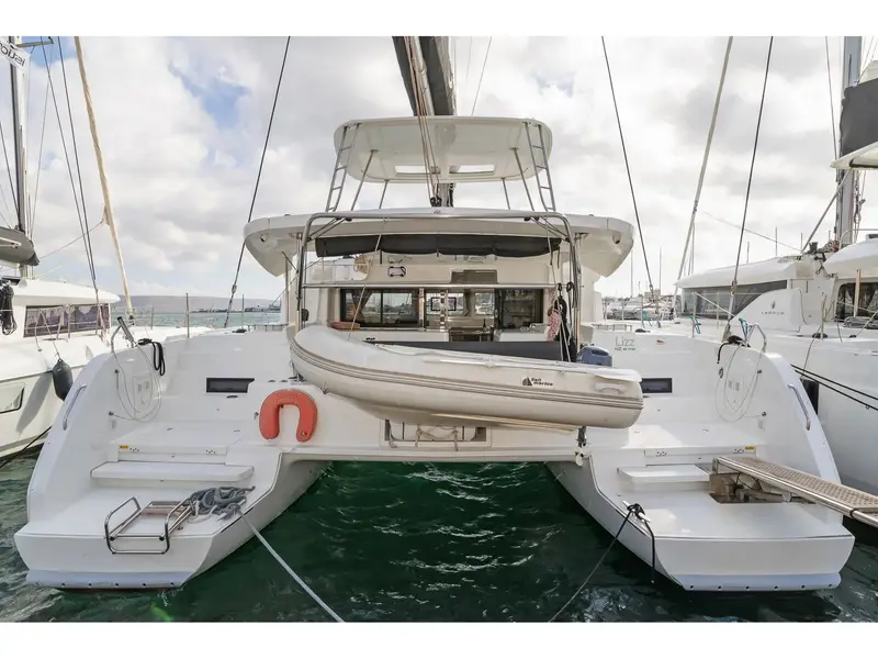Lizz, Lagoon 46