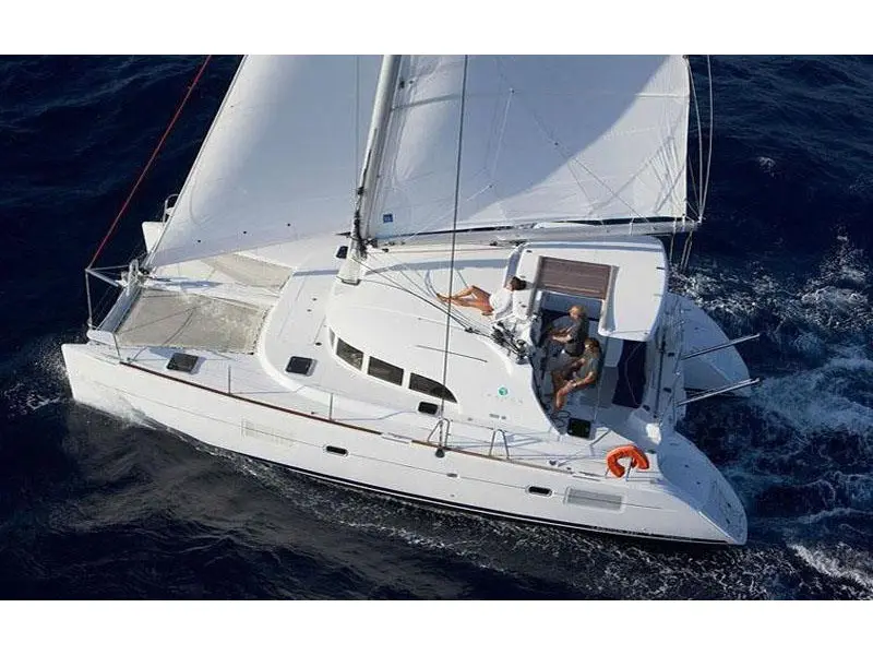 Giulia, Lagoon 380