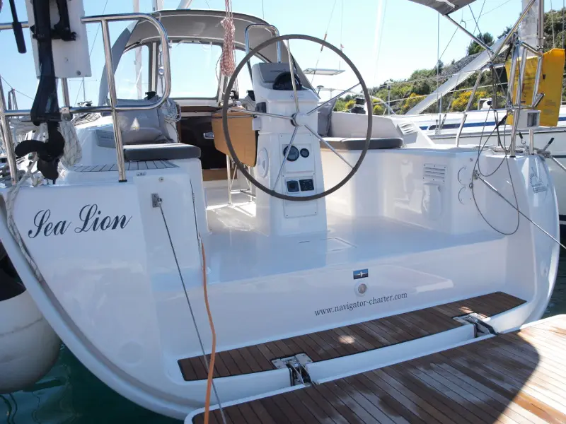 Sea Lion, exterior