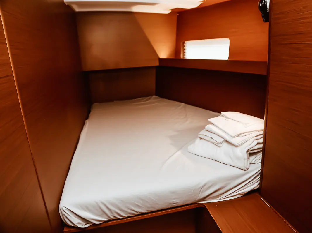 Chandra, Interior image