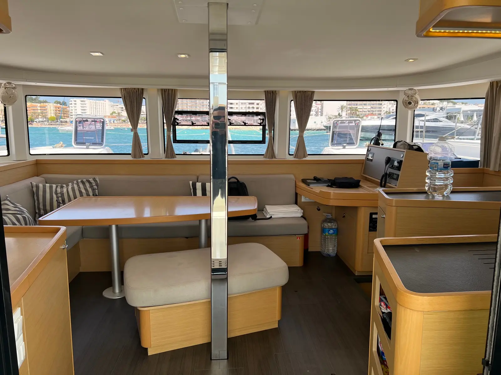 Genista II, Interior image
