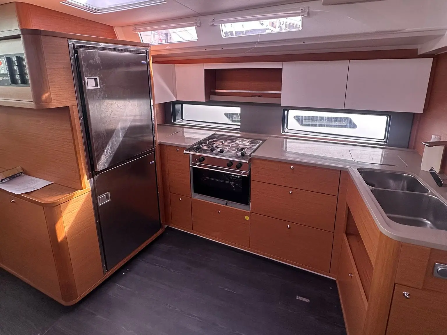 Thetis, Interior image