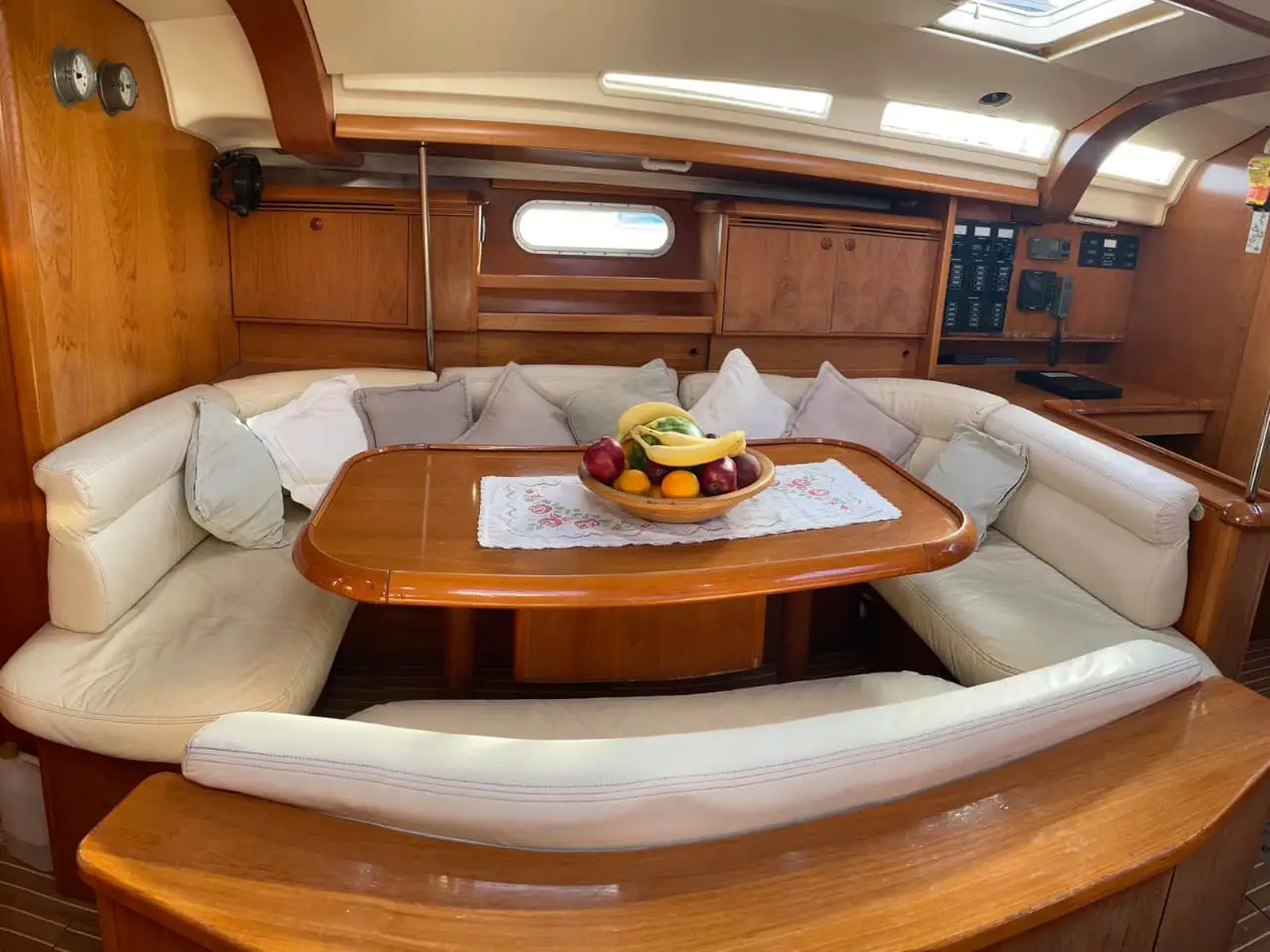 Azul, Interior image