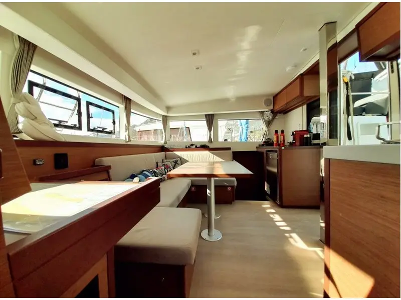 HEROINA, Interior image