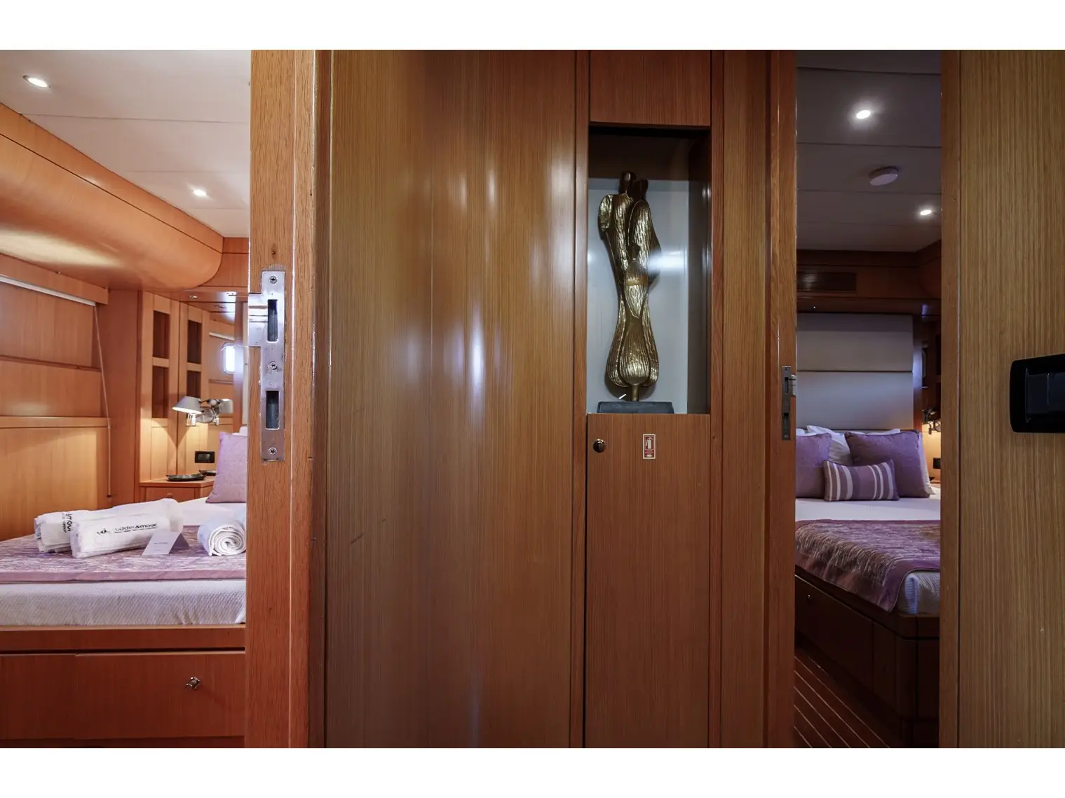 Troy Explorer, Interior image
