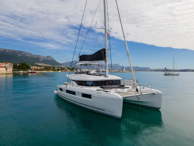 LAVINA, Lagoon 51