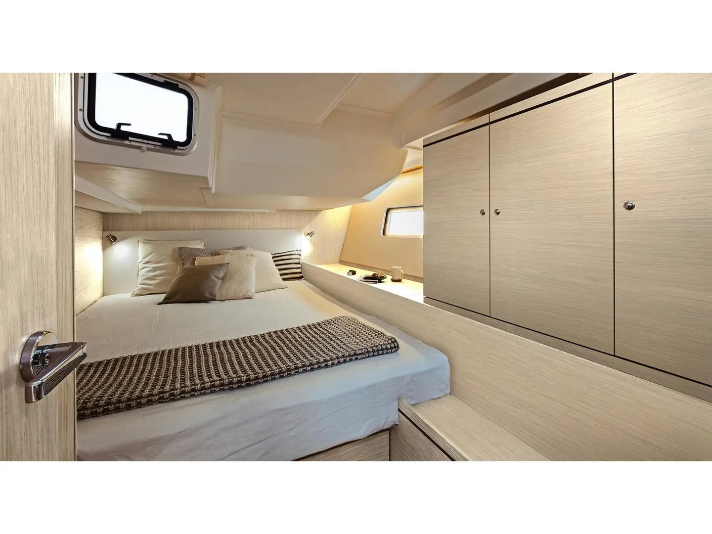 Mighty M, Interior image