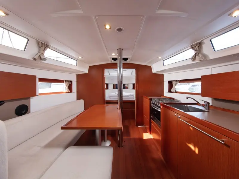 ANIMA MARIS 3, Interior image