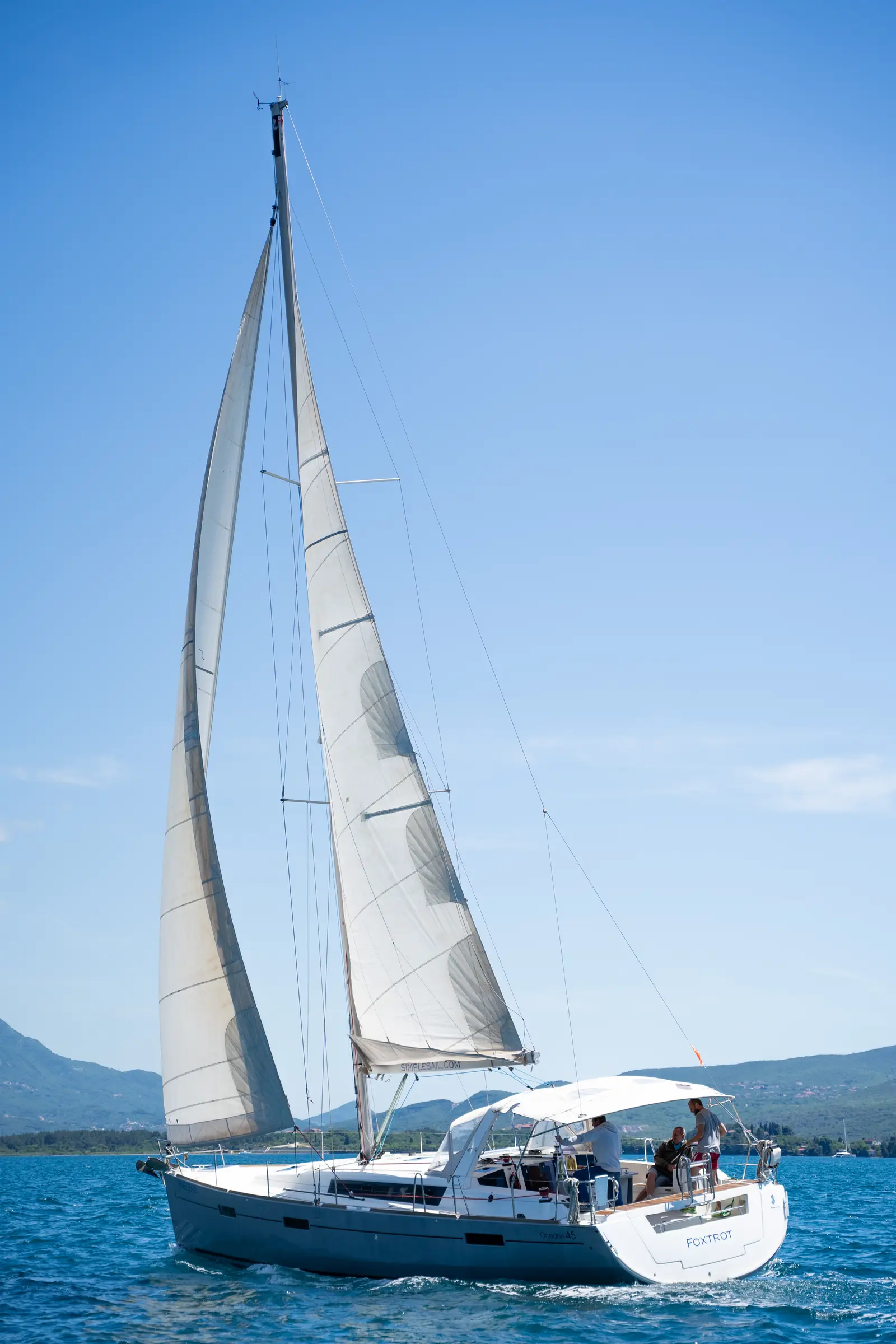 Foxtrot, Foto 2