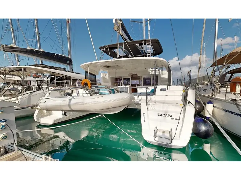 Zacapa, Lagoon 450 Fly