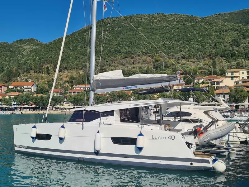 LUCIA 69, Main image