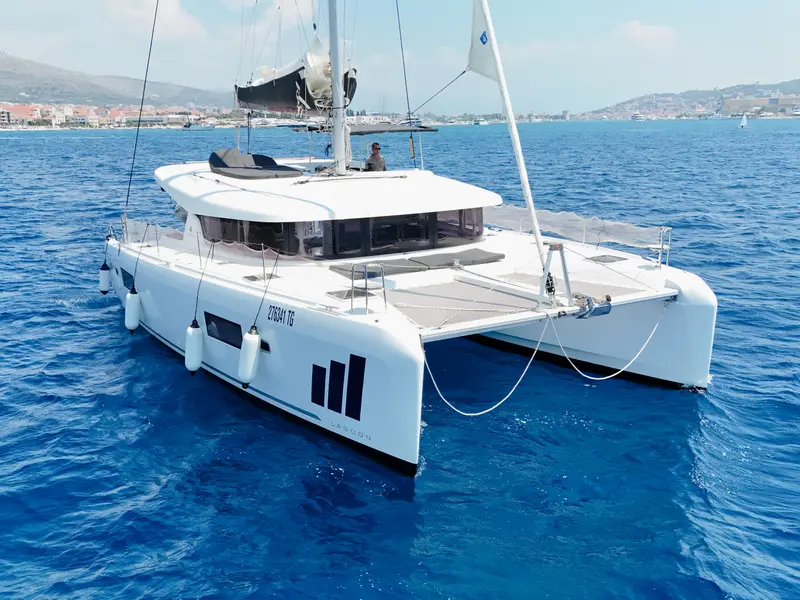 NERA, Lagoon 42