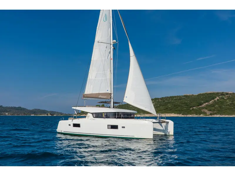 Pulsar, Lagoon 42