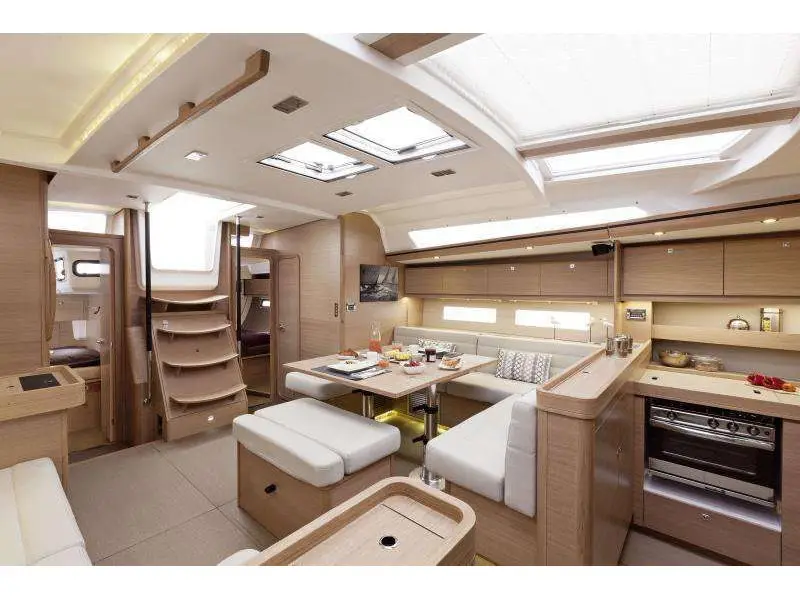 Skylark, Interior image