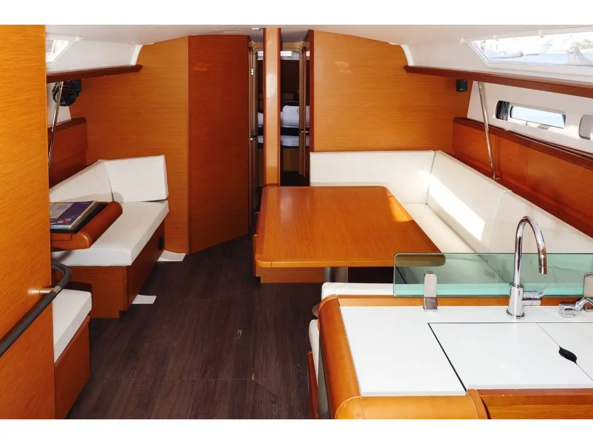 PORT ROYAL, Interior image