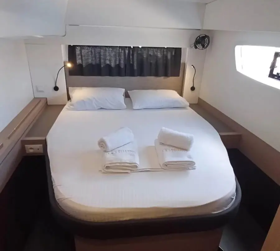 Rossa, Interior image