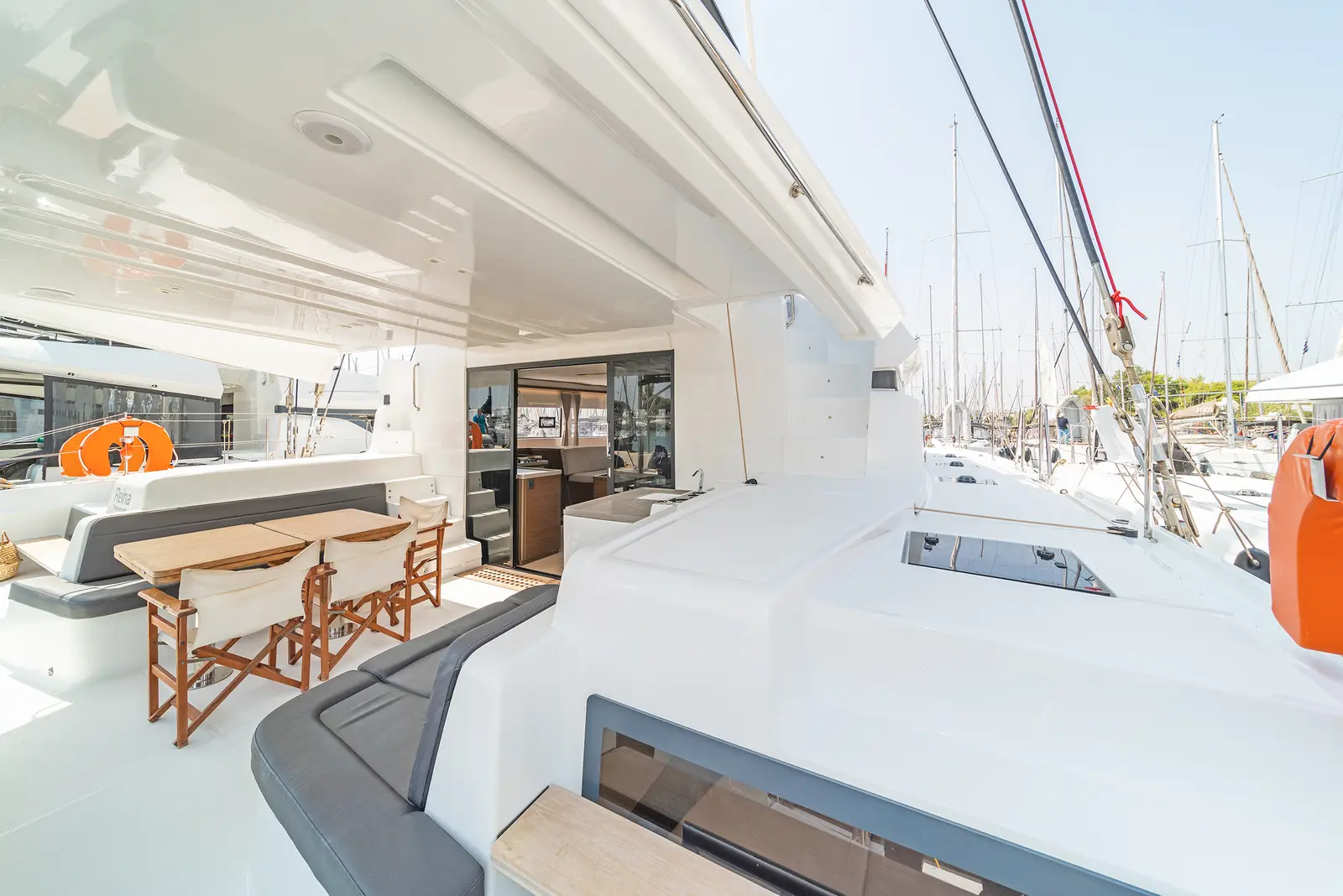 Reina (ONLY SKIPPERED), Foto 4