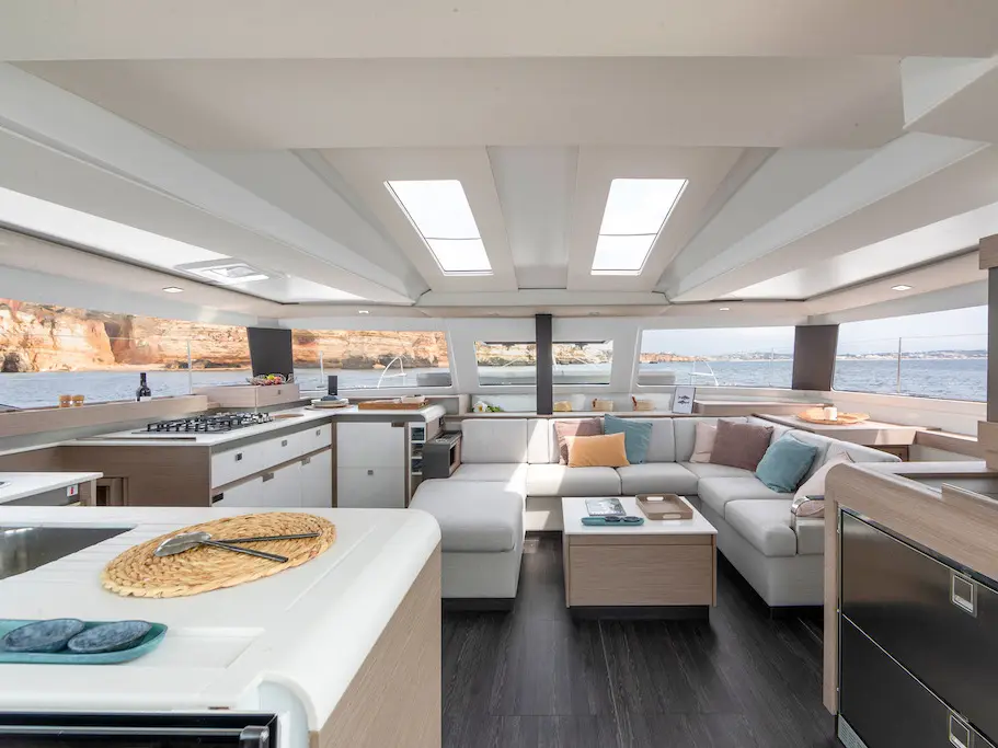 Karina, Interior image