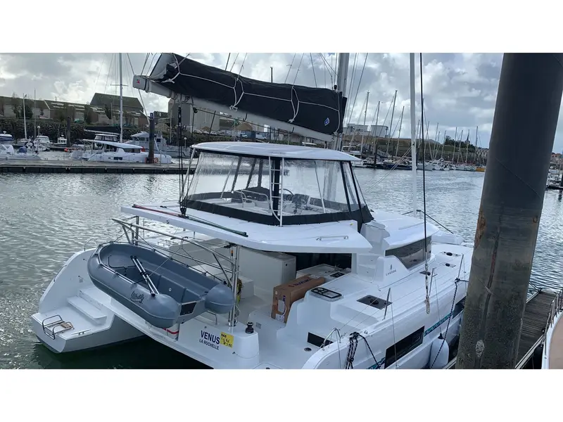 Venus, Lagoon 46