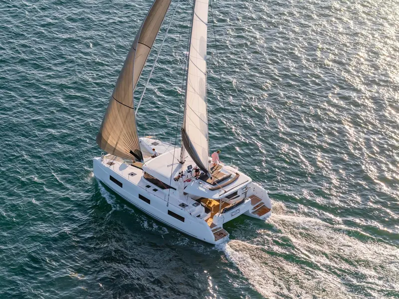 LEWIS, Lagoon 46