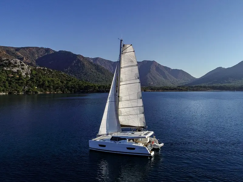 Amber, Lucia 40