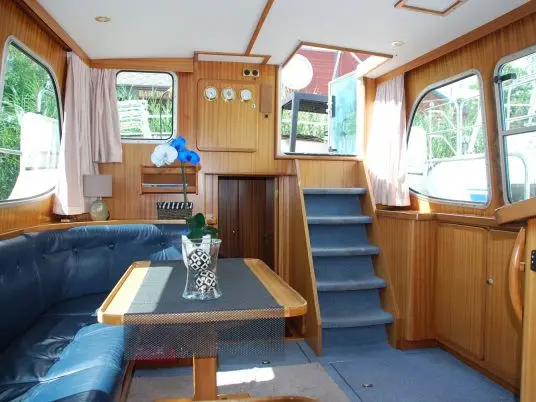 2508, Interior image