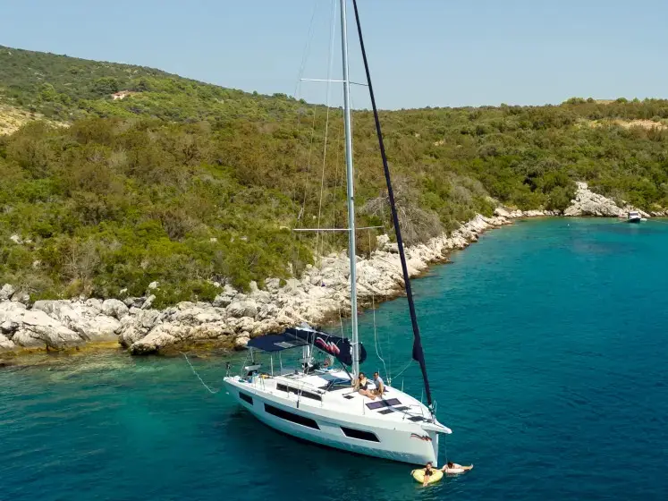 Moorings 44.3 Exclusive Plus, Dufour 44