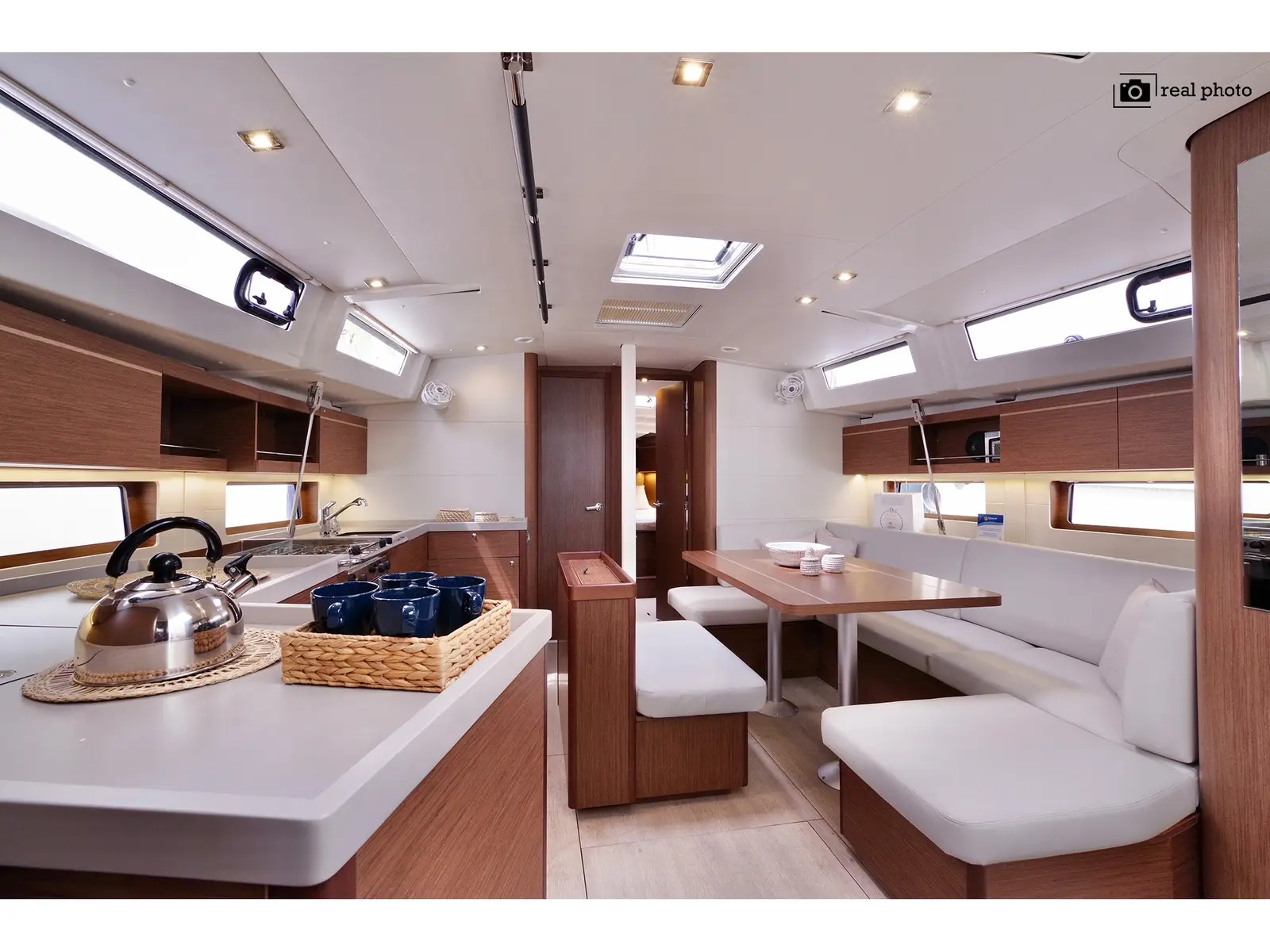 Arianna - Water maker, Solar Panel, Interior image