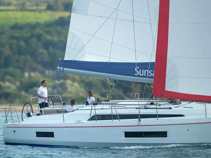Sunsail 42 Premium, Oceanis 40.1
