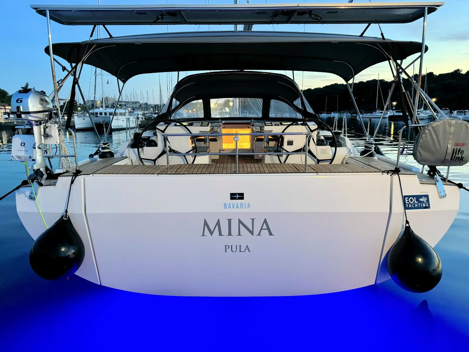 Mina, Foto 48