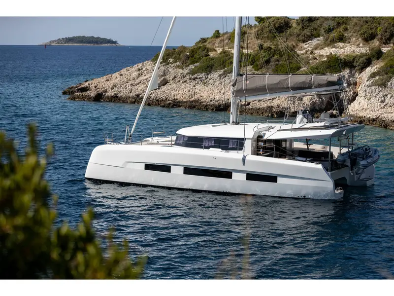 Amelie, Dufour Catamaran 48
