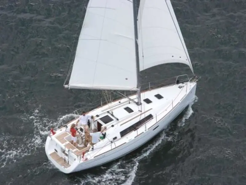 Dizzy Lizzy, Oceanis 34