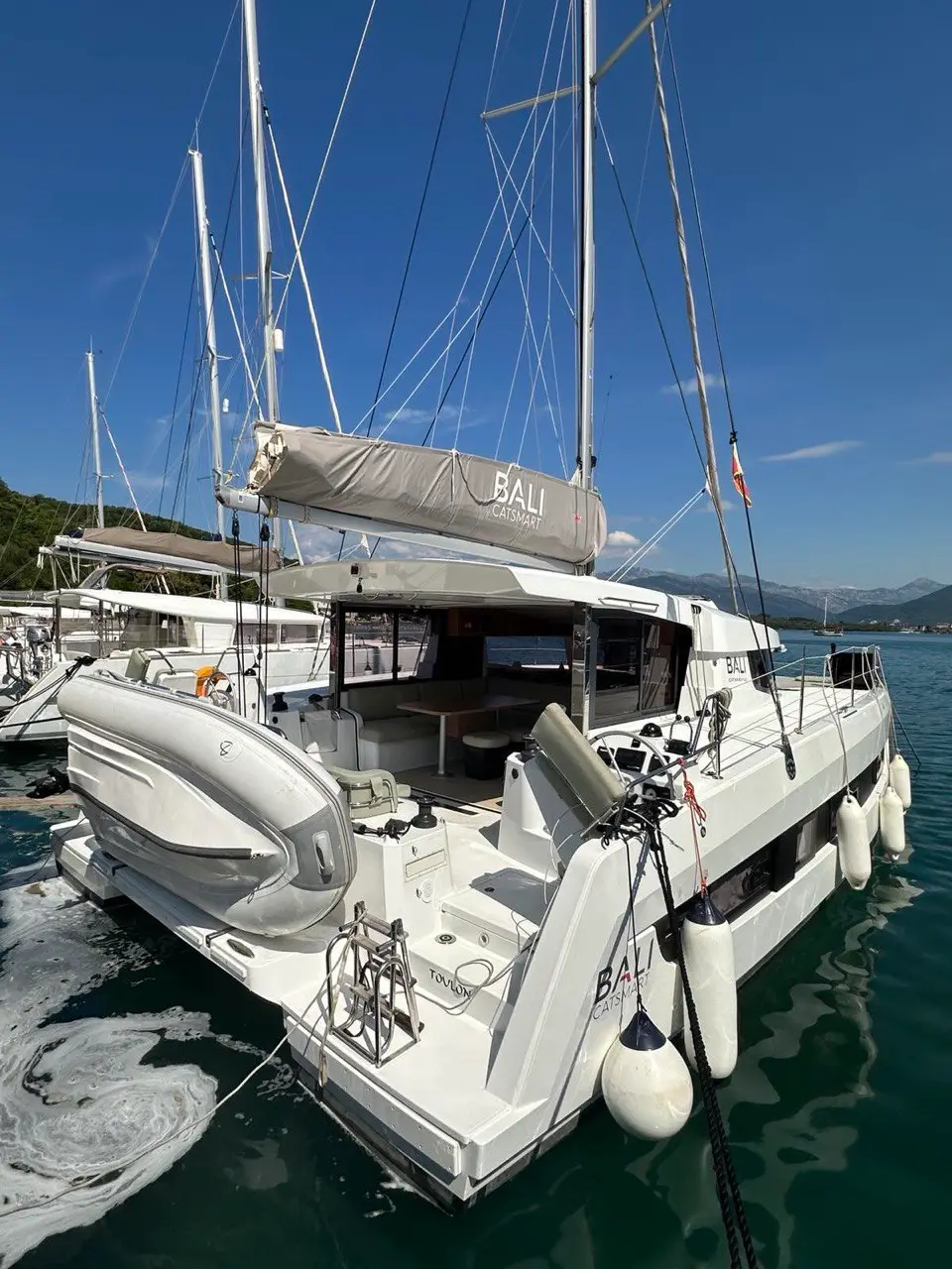Bay Breeze V, Main image