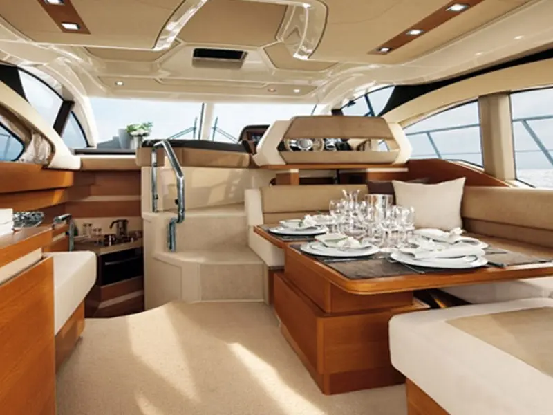ALMA LIBRE II A/C GEN, Interior image