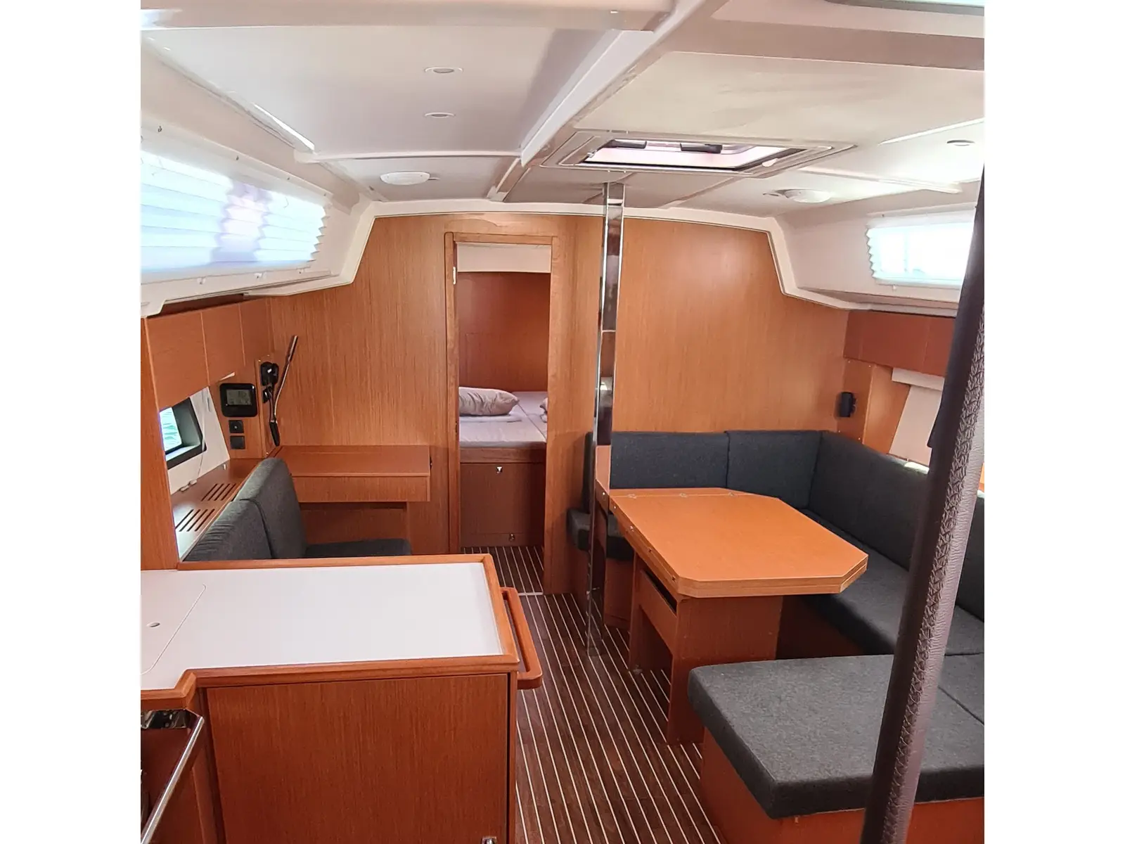 Melia, Interior image
