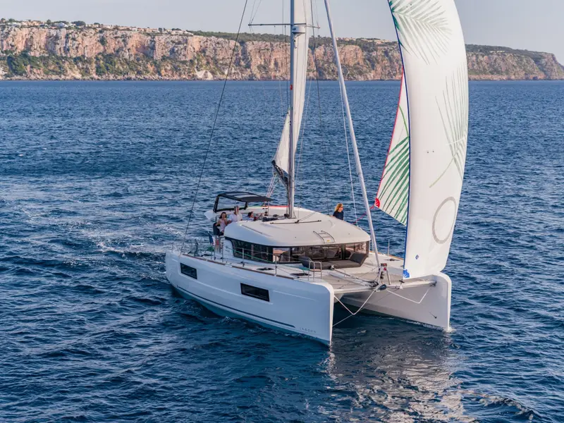 Esmee, Main image