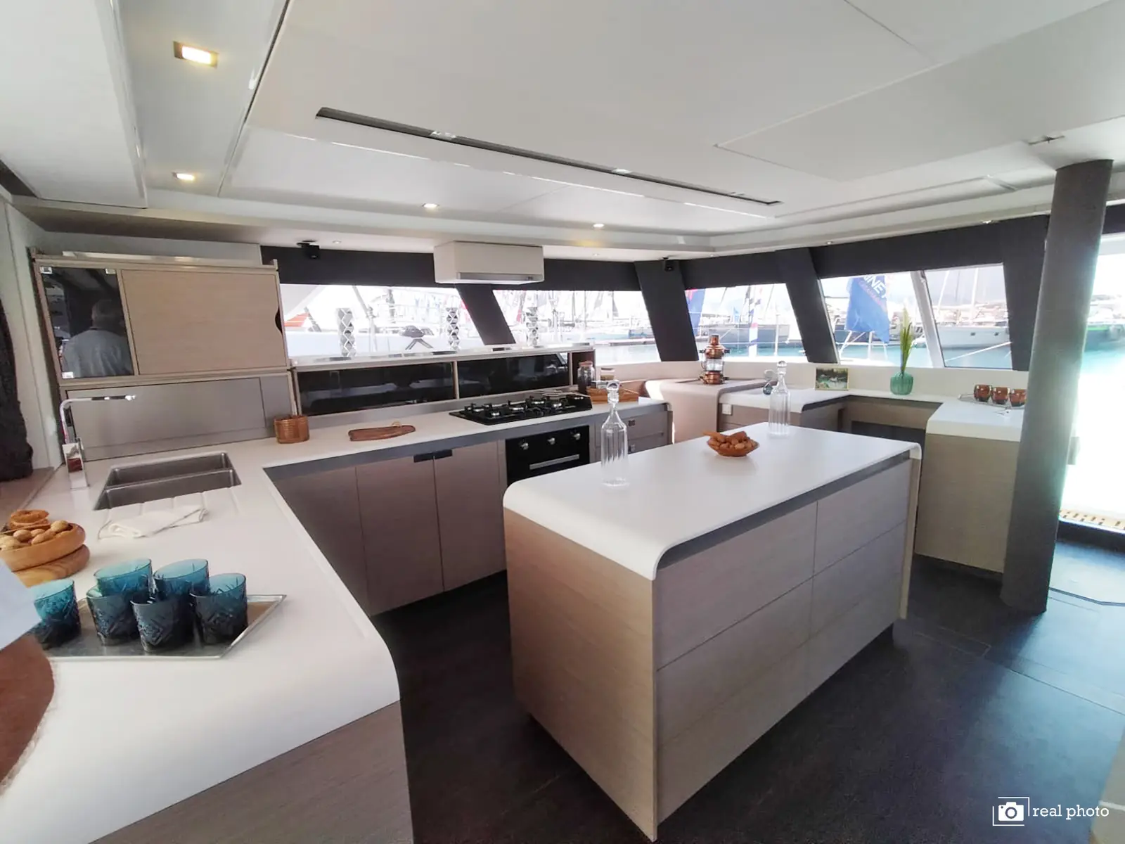 Libertà - Luxury Catamaran, A/C, Generator, Water maker, Solar panel, Foto 7
